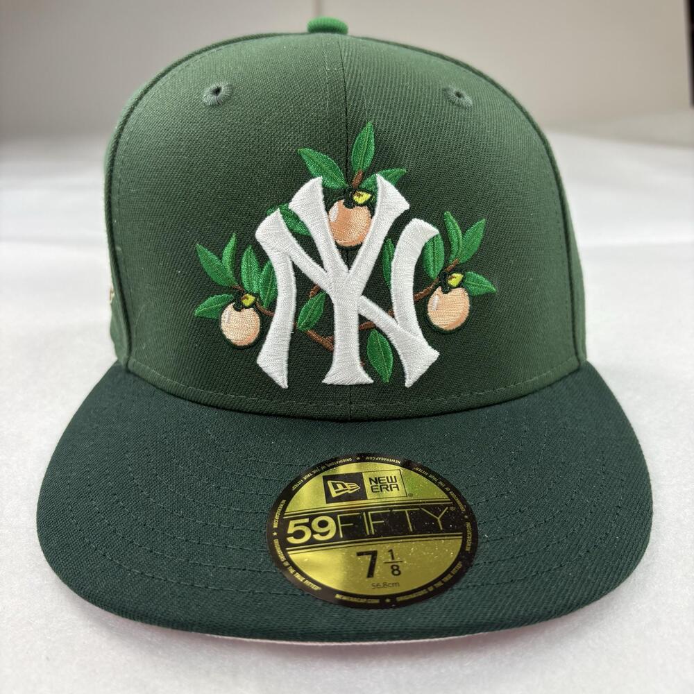 New York Yankees Big Apple Fitted Mens 7 1/8 Green MLB Baseball WS Patch New Era
